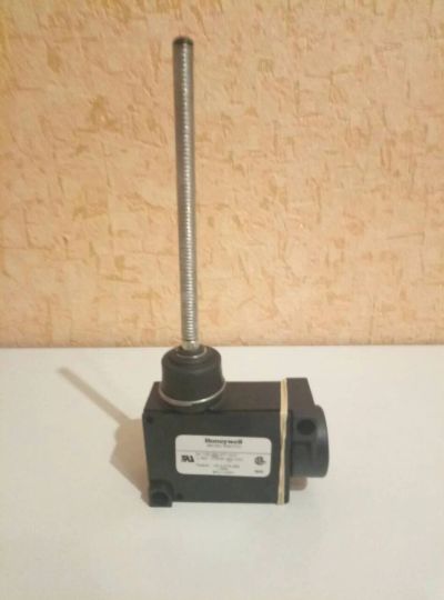 Лот: 12326171. Фото: 1. Концевой выключатель Honeywell... Автоматы, пакетники, предохранители
