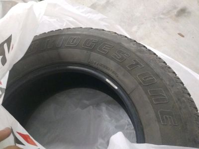 Лот: 14387978. Фото: 1. Шины bridgestone 265 65 r17. Шины