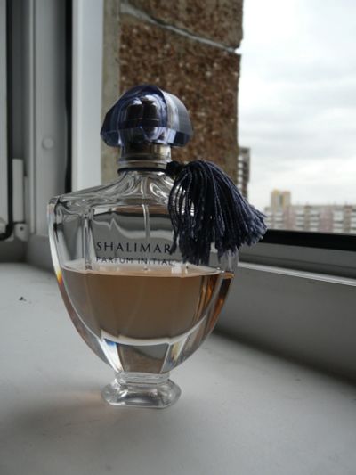 Лот: 12085053. Фото: 1. Shalimar Parfum Initial Guerlain. Женская парфюмерия