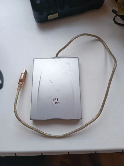 Лот: 19879201. Фото: 1. Дисковод внешний Floppy usb. USB хабы
