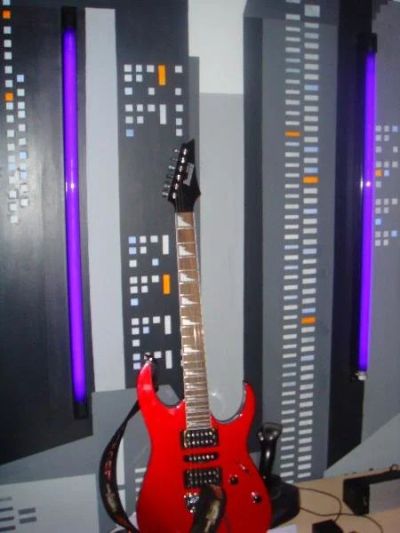 Лот: 167463. Фото: 1. Ibanez GRG170DX Candy Apple. Гитары