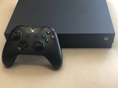 Лот: 15956959. Фото: 1. Игровая консоль Xbox One Microsoft... Игровые приставки, консоли