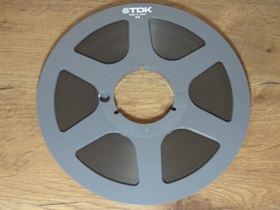 Лот: 15230354. Фото: 1. Катушка TDK пластиковая 27см. Другое (аудиотехника)