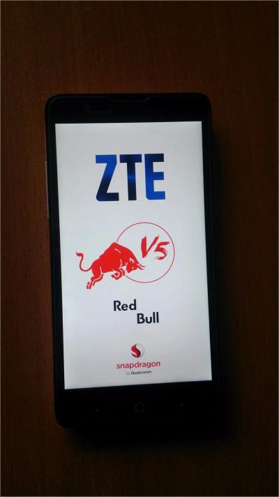 Лот: 10003783. Фото: 1. ZTE V5 2 симки, 2 гига. Смартфоны