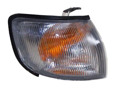 Лот: 7383741. Фото: 1. Габарит Прав. Nissan Cefiro (Цефиро... Оптика и освещение
