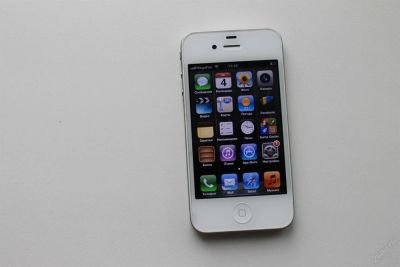 Лот: 3366017. Фото: 1. iPhone 4 белый IOS 6.1.3. Смартфоны