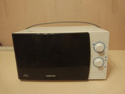 Лот: 11859027. Фото: 1. микроволновка samsung mw711kr. Микроволновки, мини-печи