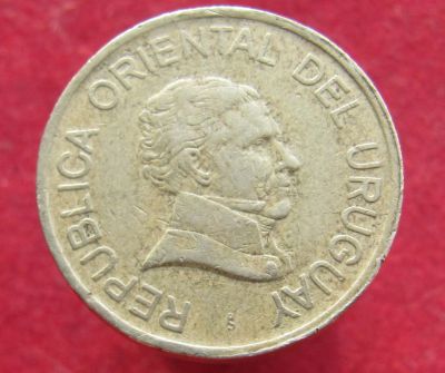 Лот: 15322965. Фото: 1. Уругвай 1 песо, 1998г. Остальные страны