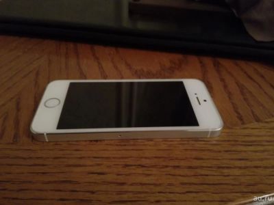 Лот: 8614736. Фото: 1. Iphone 5s 16g в идеале, коробка... Смартфоны