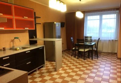 Лот: 7405713. Фото: 1. 2х комнатная квартира Сдам Перенсона... Квартиры, студии