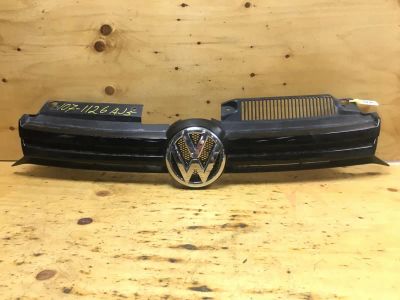 Лот: 19343774. Фото: 1. Решетка радиатора Volkswagen Golf... Кузов