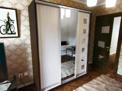 Лот: 10421854. Фото: 1. Шкаф-купе 3 двери ШК 4-8 с зеркалом... Шкафы, шкафы-купе