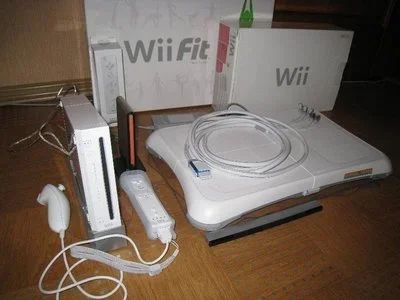 Лот: 166751. Фото: 1. Комплект Wii плюс Wii fit, приставка... Игровые приставки, консоли
