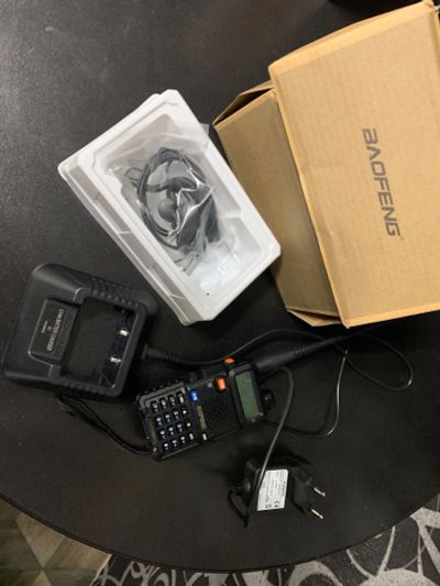 Лот: 15256158. Фото: 1. Радиостанция baofeng uv-5r. Рации, радиостанции