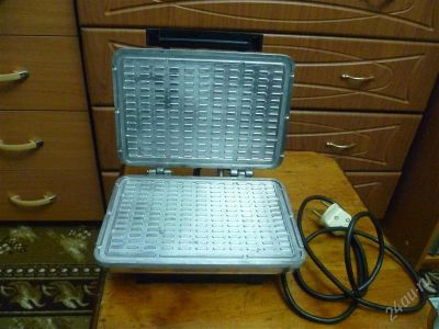 Лот: 2346661. Фото: 1. электровафельница СССР. Кухонная