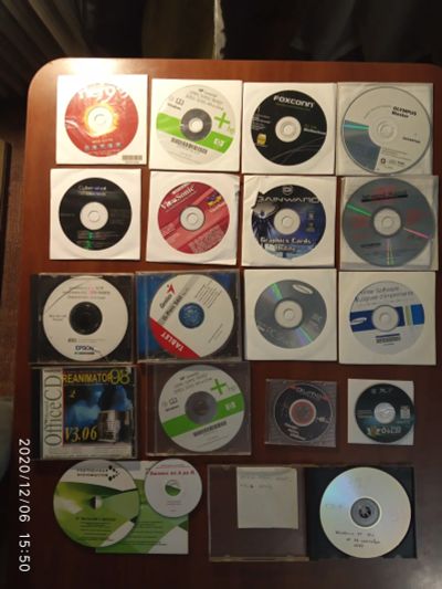Лот: 16967862. Фото: 1. CD диски с программами (вдруг... Системные