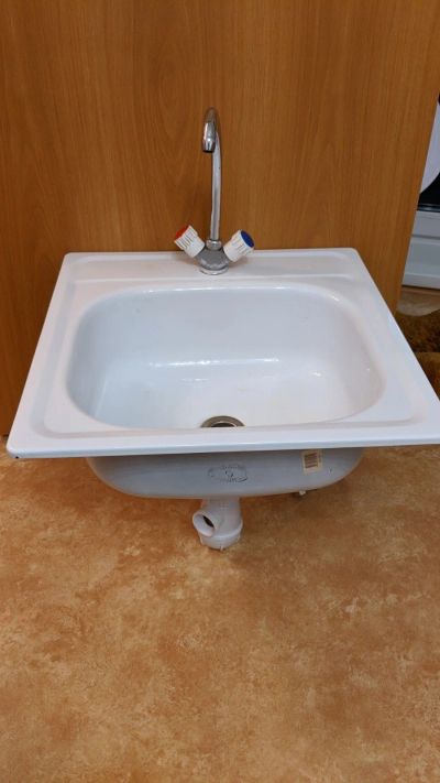 Лот: 15560015. Фото: 1. Мойка Раковина 500x500, кран... Мойки кухонные