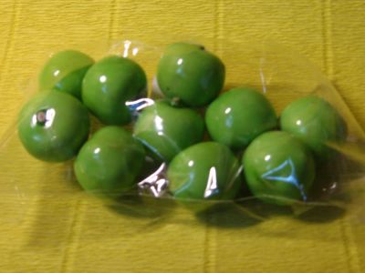 Лот: 4039941. Фото: 1. Мини зеленые яблочки диаметром... Букеты из конфет, игрушек