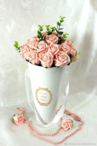 Лот: 16104244. Фото: 1. Розовый букет конус роз мыльных. Искусственные и сувенирные цветы