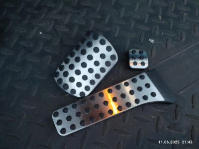 Лот: 25620495. Фото: 1. Накладки на педали. Детали тюнинга