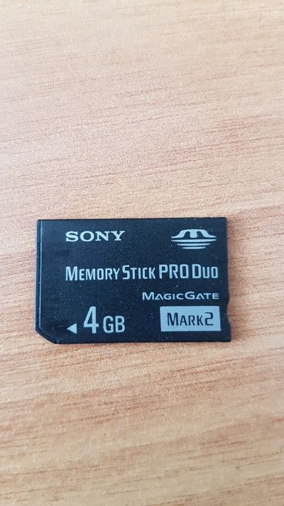 Лот: 14616314. Фото: 1. Флеш-карта Sony Memory Stick Pro... Запчасти для игровых приставок, консолей