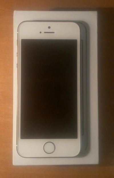 Лот: 10319261. Фото: 1. iPhone 5s 16Gb gold. Смартфоны