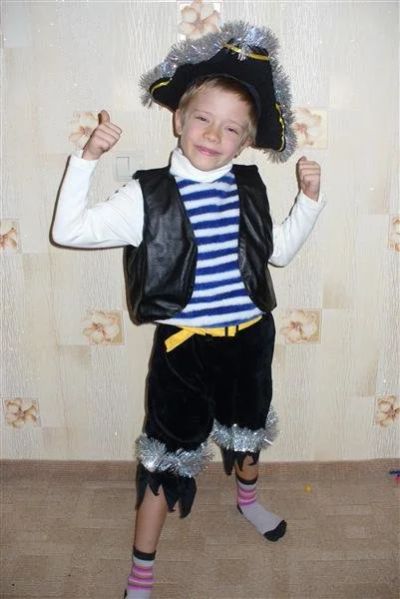 Лот: 623157. Фото: 1. новогодний костюм "пират". Детские карнавальные, праздничные костюмы