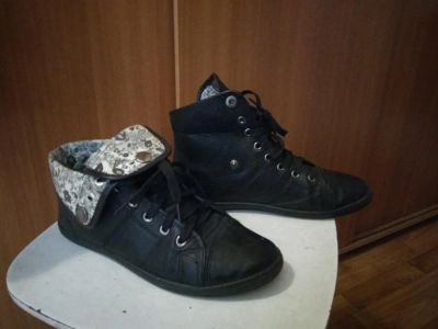 Лот: 9549543. Фото: 1. Высокие кеды из кож зама. Кеды, кроссовки, слипоны