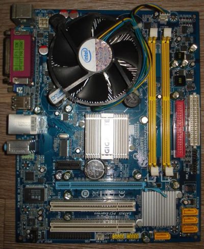 Лот: 10004594. Фото: 1. Продам материнскую плату Gigabyte... Материнские платы