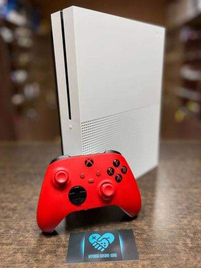 Лот: 21641297. Фото: 1. Игровая приставка Xbox One S... Игровые приставки, консоли