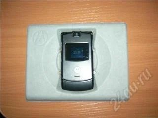 Лот: 65864. Фото: 1. Motorola RAZ V3. Кнопочные мобильные телефоны