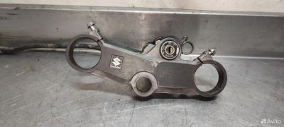 Лот: 22463259. Фото: 1. Траверса верхняя Suzuki gsx 750... Запчасти