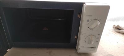 Лот: 18289615. Фото: 1. Микроволновка Samsung бу, не греет. Микроволновки, мини-печи