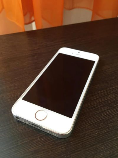 Лот: 7953491. Фото: 1. iPhone 5 s. Смартфоны