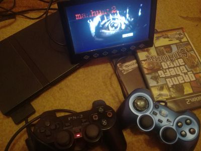 Лот: 14981061. Фото: 1. Ps 2 чипованая с экраном в авто... Игровые приставки, консоли