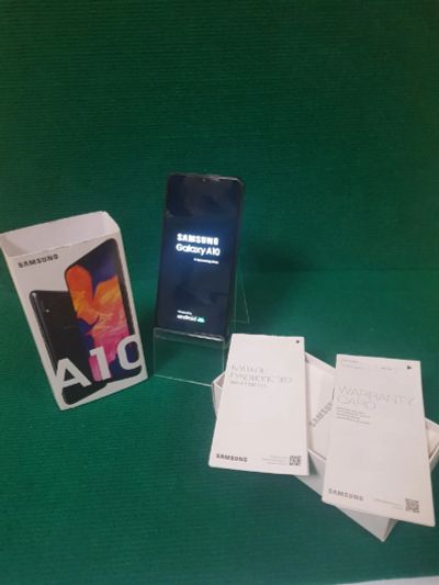 Лот: 18683810. Фото: 1. Samsung Galaxy a10 в коробке... Смартфоны