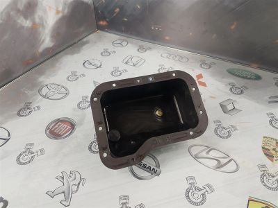 Лот: 23591976. Фото: 1. Поддон КПП Nissan Cube CG13DE... Трансмиссия