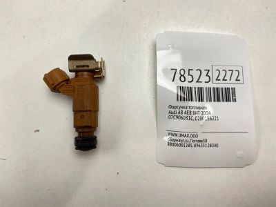 Лот: 21168546. Фото: 1. Форсунка топливная Audi A8 2004... Топливная система
