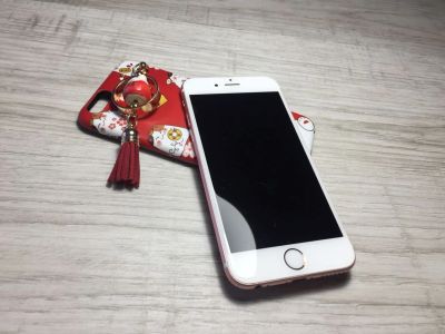Лот: 11158836. Фото: 1. IPhone 6s 16gb rosegold. Смартфоны