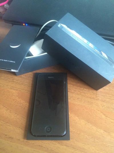 Лот: 5088919. Фото: 1. iphone 5 32gb black. Смартфоны