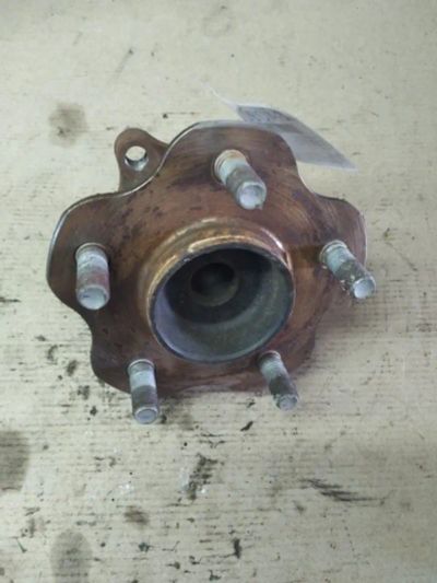 Лот: 21402209. Фото: 1. ступица Nissan Cerena C25. Двигатель и элементы двигателя