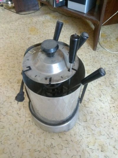 Лот: 13940045. Фото: 1. Электошашлычница. Кухонные аксессуары