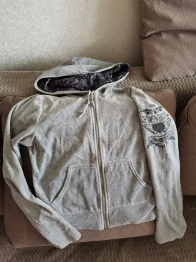 Лот: 16327245. Фото: 1. продам кофту на девочку подростка. Свитера, худи, толстовки