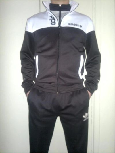 Лот: 7225912. Фото: 1. Спортивный костюм Adidas ||| Оригинал... Костюмы классические, деловые