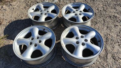 Лот: 23991240. Фото: 1. Литые диски Subaru r16 5*100. Диски