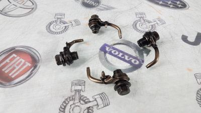 Лот: 23586926. Фото: 1. Форсунка масляная Toyota Hiace... Двигатель и элементы двигателя