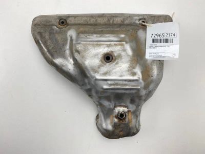 Лот: 21112762. Фото: 1. Термоэкран Mazda Capella 2001... Двигатель и элементы двигателя
