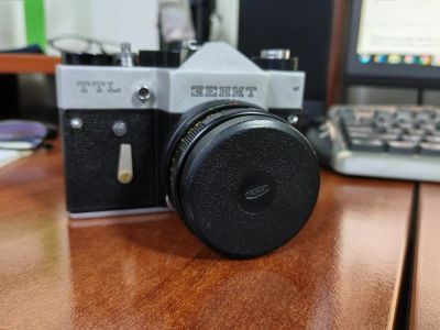 Лот: 24997467. Фото: 1. Фотоаппарат Зенит TTL с объективом... Плёночные зеркальные