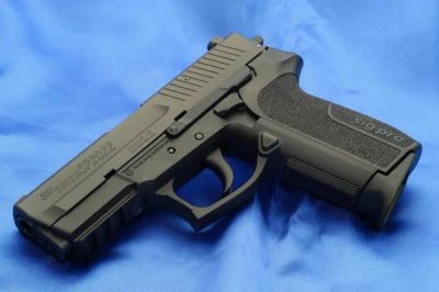 Лот: 3248633. Фото: 1. продам отличный пистолет,sig sauer... Газовое, травматическое оружие