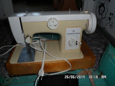Лот: 4240301. Фото: 1. швейная машинка. Швейная, вязальная